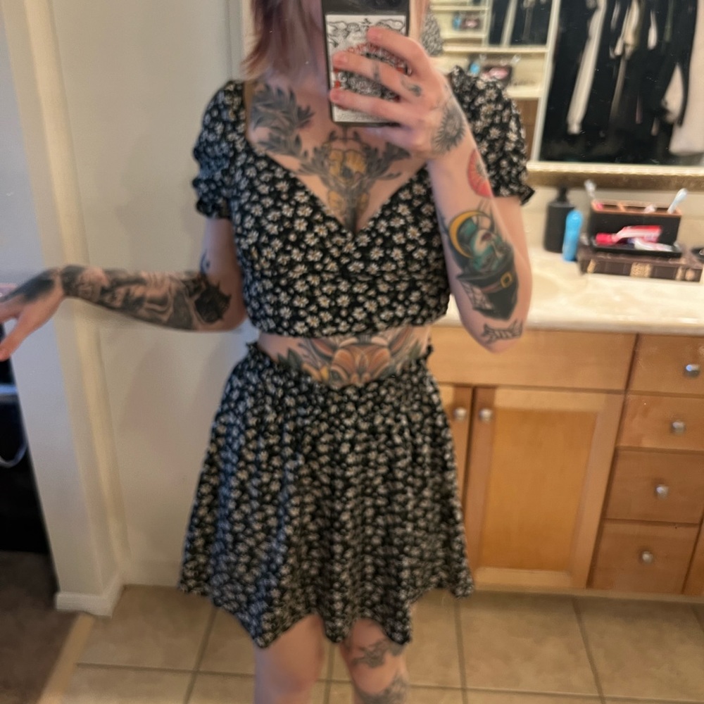 Matching set - Picture 3 of 3